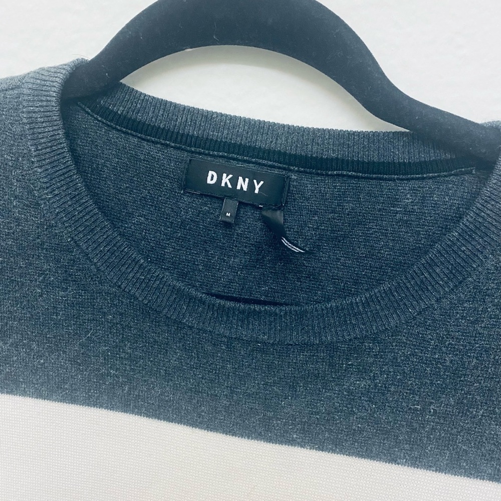 DKNY Sweater size M